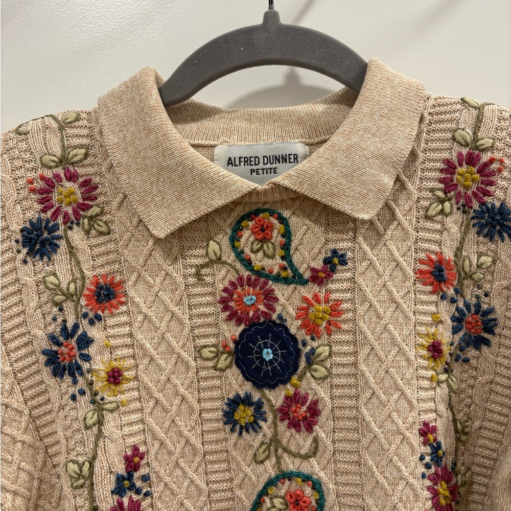 Vintage Alfred Dunner Floral Embroidered Beige Sweater - size PS - Picture 5 of 9